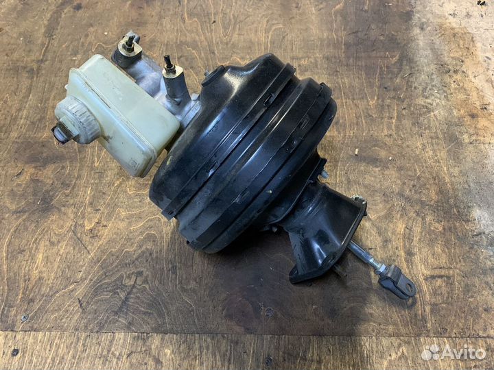 Тормозной вакуумник на Opel Omega B