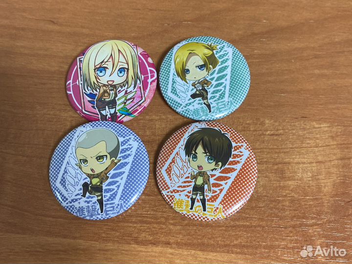 Значки Атака титанов