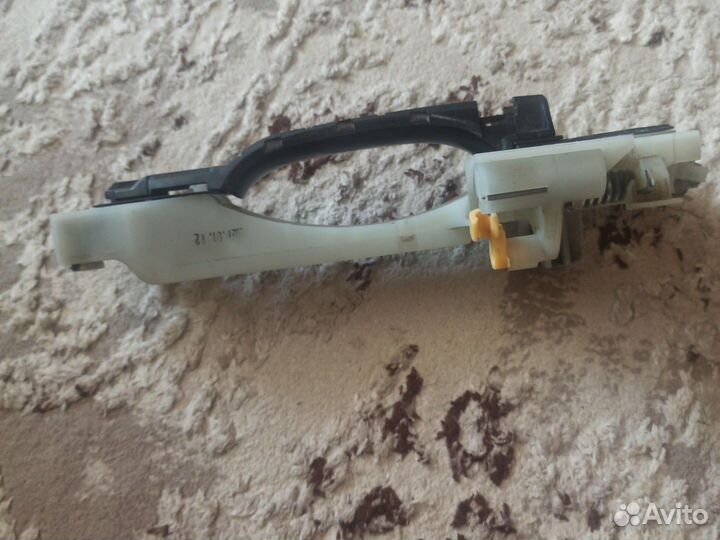 Ручка правая,внешняя с кронштейном hyundai creta