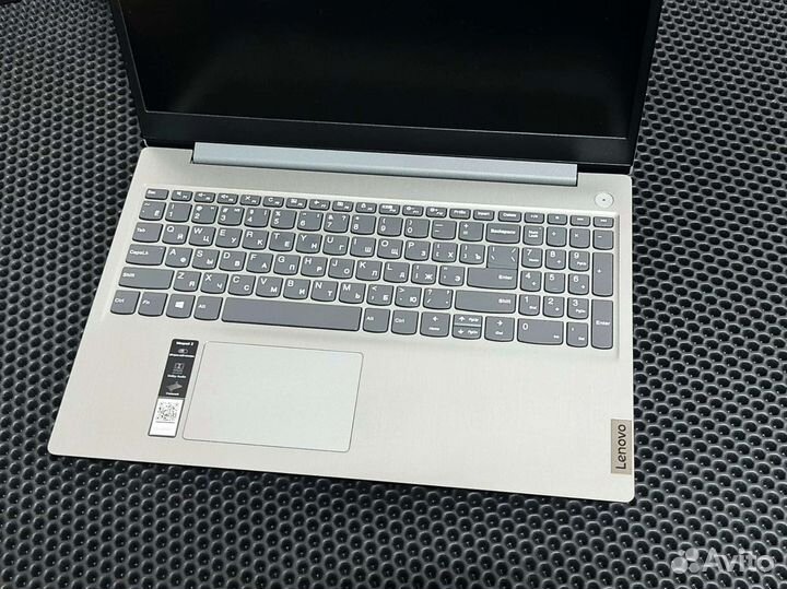 Ноутбук Lenovo 4ядра 8/256 Быстрый
