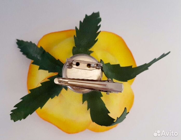 Заколка/брошь из фоамирана 