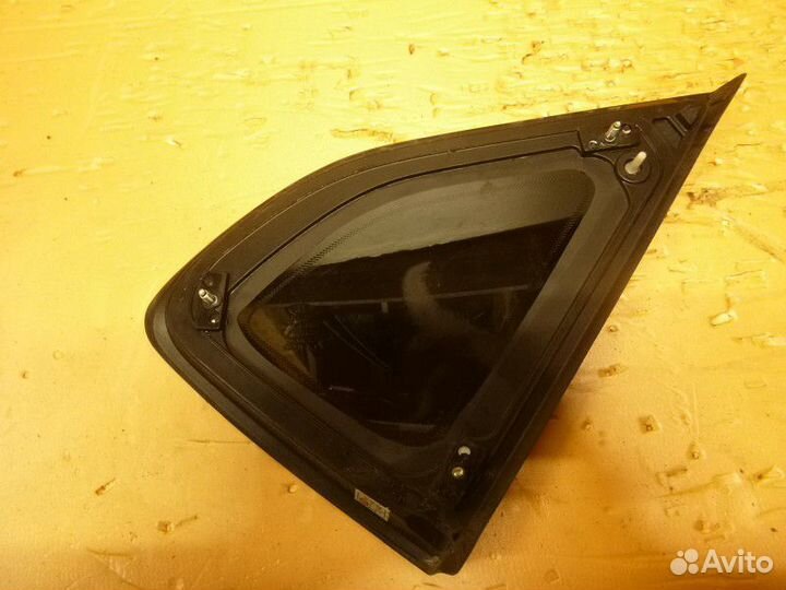 Стекло кузовное глухое левое KIA ceed II 2012-2018