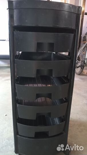 Этажерка на колесиках для парикмахера