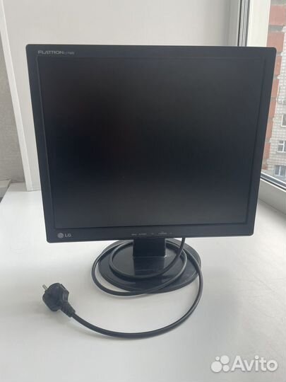 Монитор LG flatron L1732S-BF