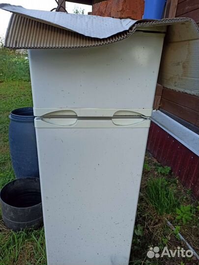 Холодильник, на запчасти или под востановление