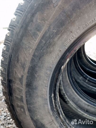 Bridgestone Blizzak Ice 245/70 R16
