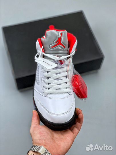 Nike Air Jordan 5 Fire Red