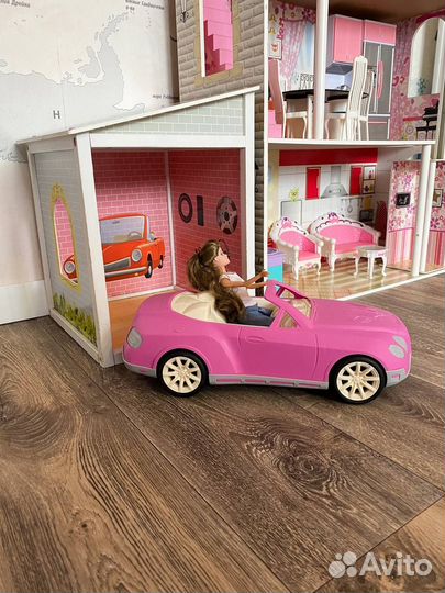 Огромный кукольный дом с лифтом, гаражом с машиной