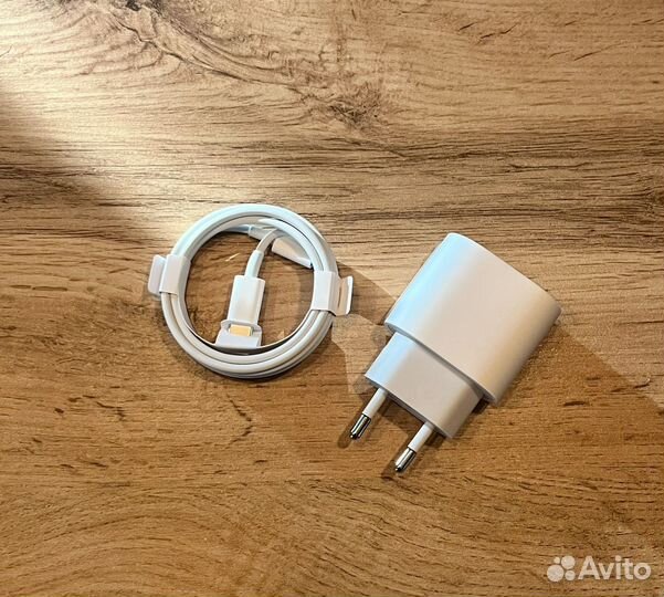 Оригинальное зарядное устройство iPad/iPhone новое