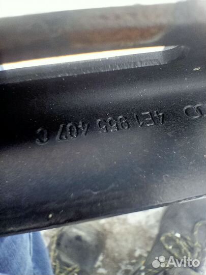 Поводок стеклоочистителя передний пр и лев Audi A8