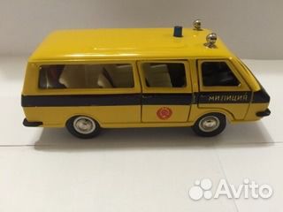 Коллекционная модель RAF 2203 