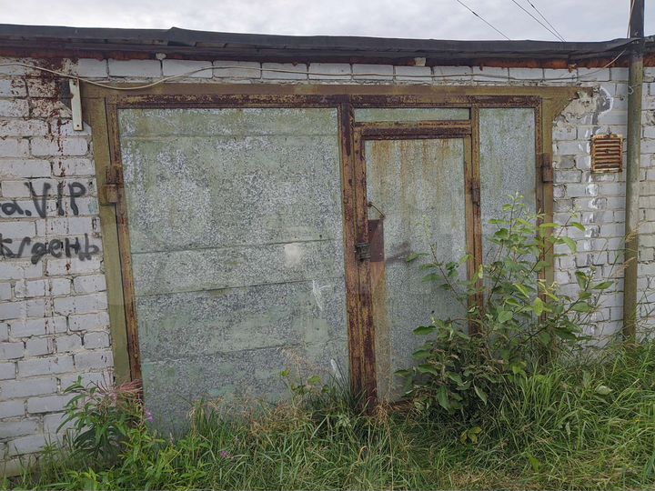 Гараж, > 30 м²