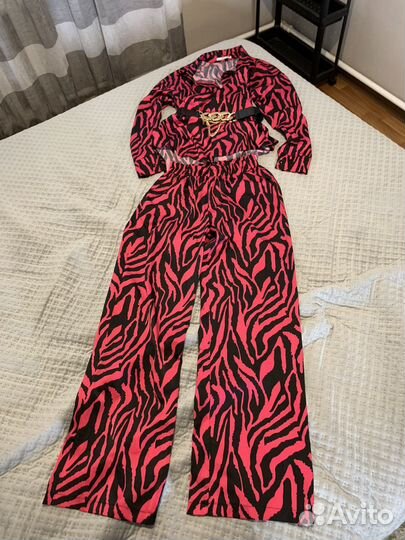 Костюм розовый зебра