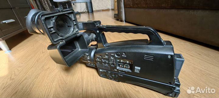 Цифровая видеокамера Panasonic AG-HMC84ER