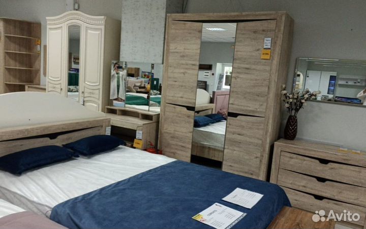 Спальный гарнитур