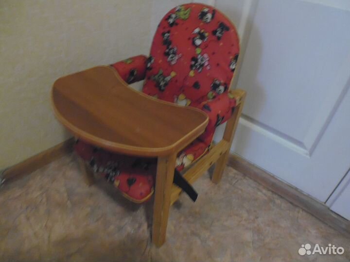 Детский стульчик для кормления деревянный