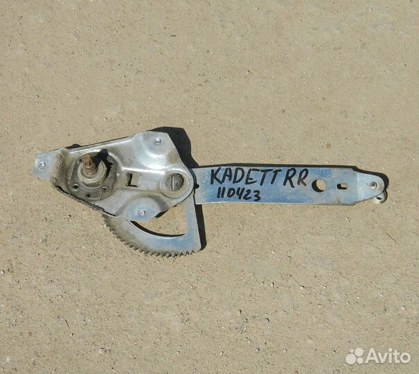 Стеклоподъемник задний правый Kadett E