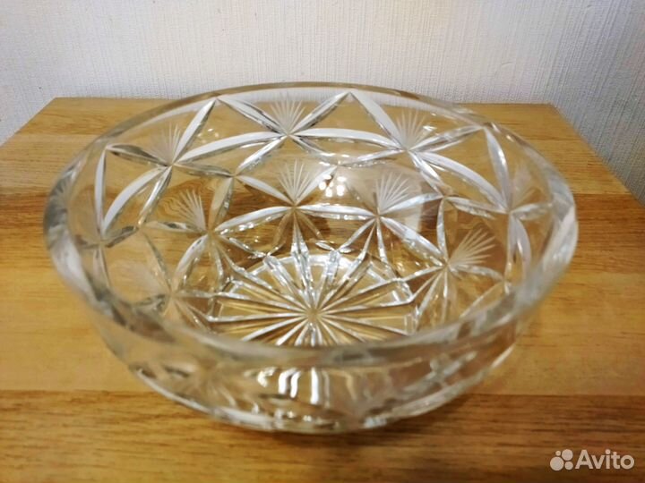 Хрустальные салатницы, конфетницы, блюдечки