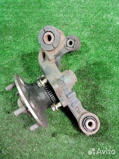 Цапфа задняя левая Honda Stream RN3 K20A