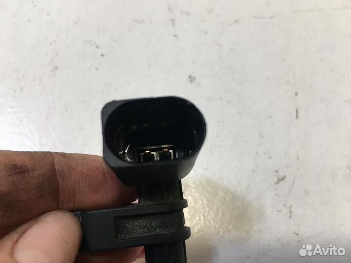 Датчик ABS задний Volkswagen Touareg 2 NF 7P5