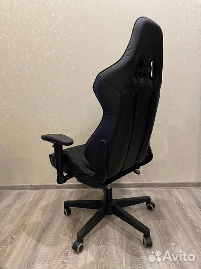 Кресло игровое черное Zombie Thunder 1