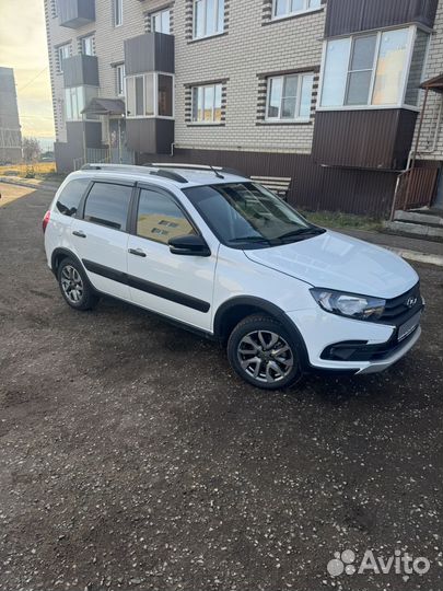 ВАЗ Granta Cross 1.6 МТ, 2023, 61 602 км