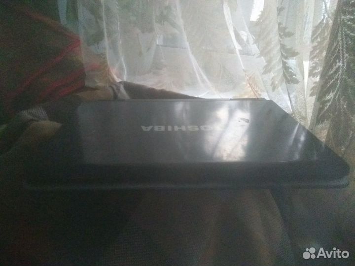 Ноутбук toshiba Satellite L40-139