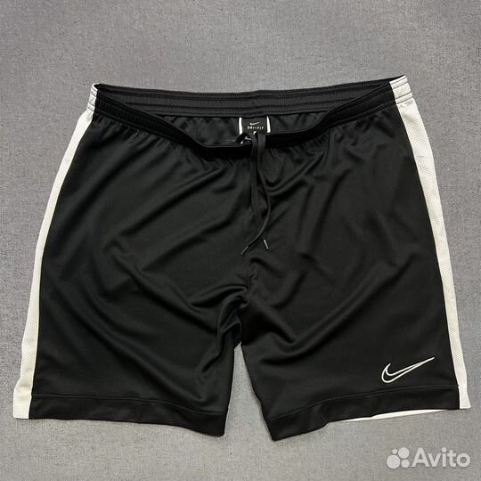Шорты Nike Размер XL легкие оригинал
