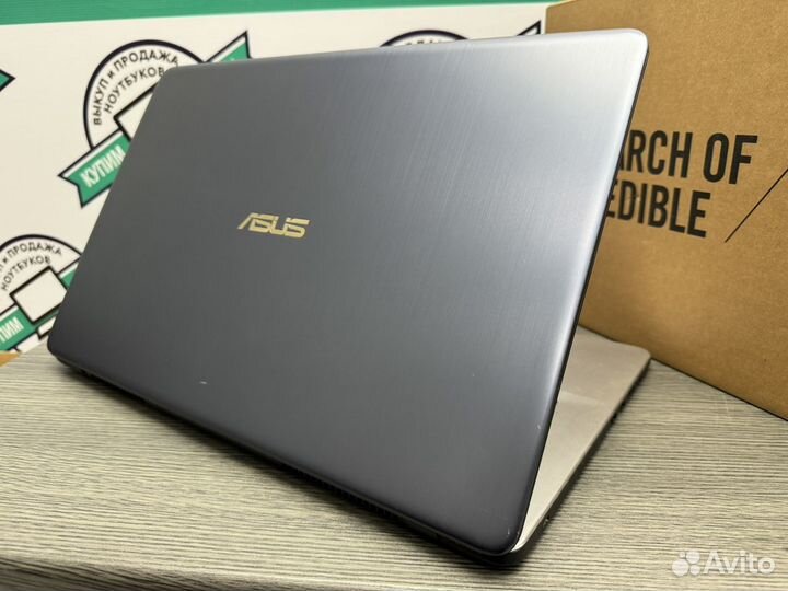 Огромный IPS Аsus core i7 8 Гб DDR4 MX150 SSD+1000