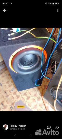 Сабвуфер 10 дюймов в отличном коробе играет хорошо