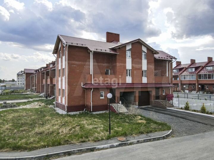Таунхаус 162 м² на участке 1 сот.