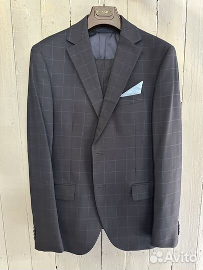 Мужской костюм тройка (размер 52)