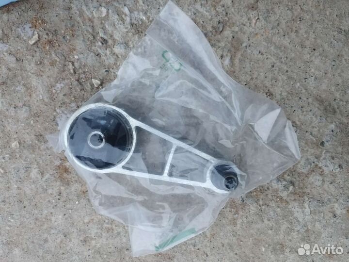 Опора двигателя задняя renault