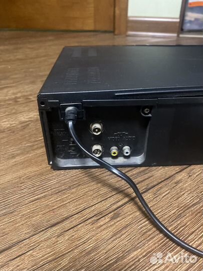 Видеокассетный проигрыватель VHS orion