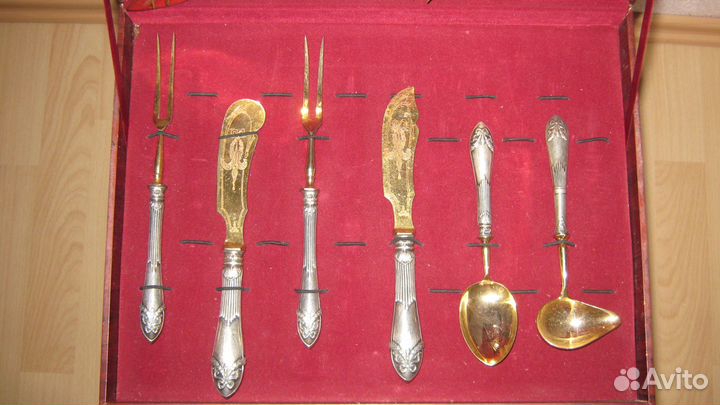 Столовый набор из серебра 84, 800, 875 пр