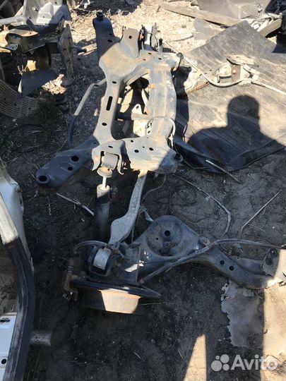 Задняя балка на Nissan Qashqai передний привод