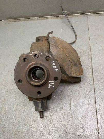 Поворотный кулак передний левый Volkswagen Sharan