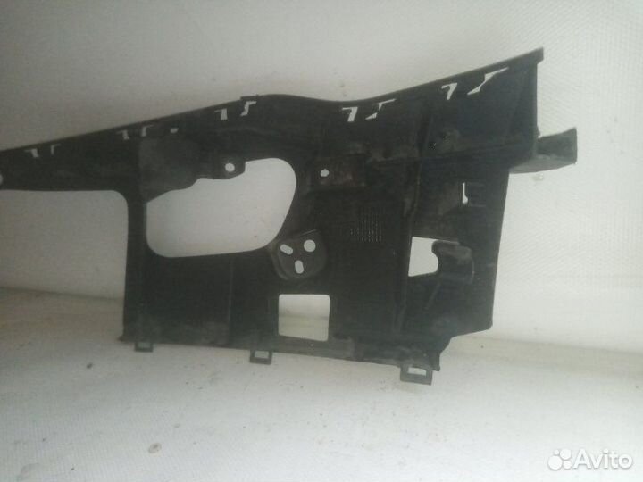 Кронштейн бампера передний правый Audi A7 С7 2010