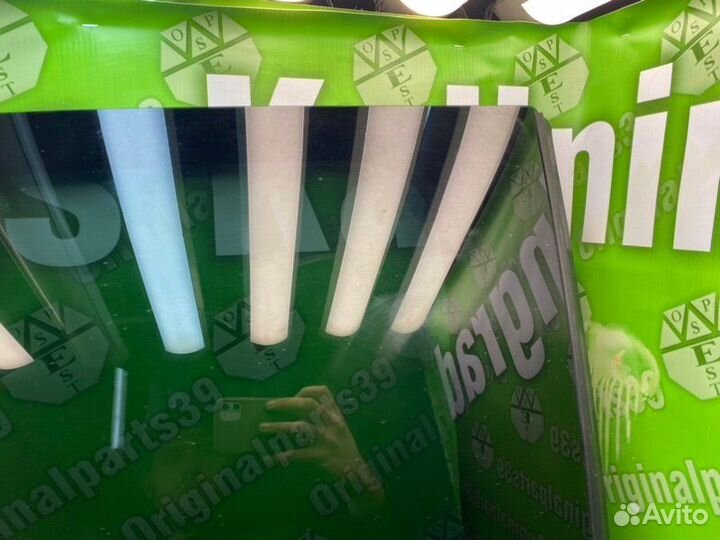 Стекло заднее правое Mazda Mpv LW5W GY-DE 2.5 2001