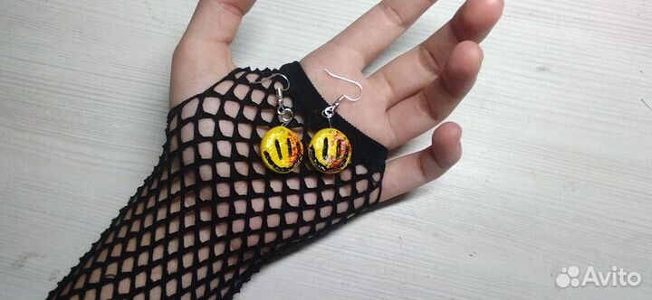 Серëжки со смайлом