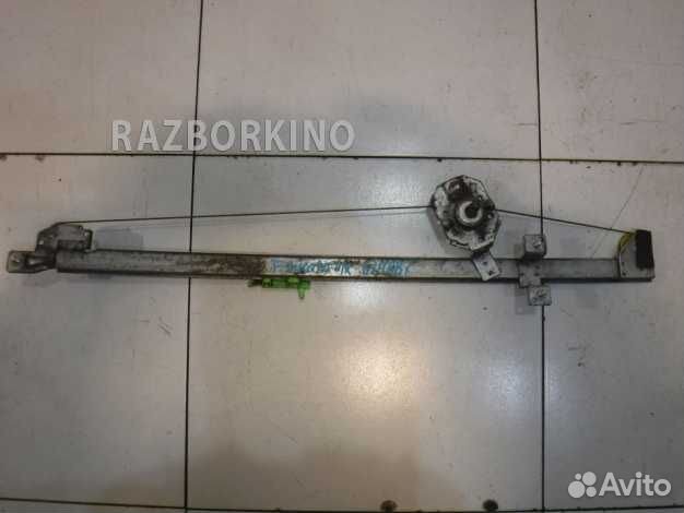 Стеклоподъемник механический передний правый
