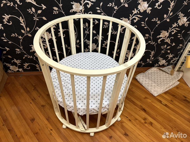 Детская овальная кроватка