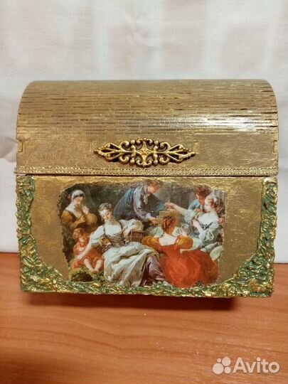 Шкатулка-ларец в старинном стиле