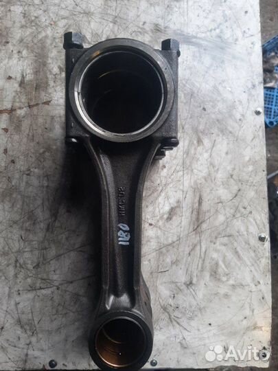 Шатун Hyundai D6AV 2000