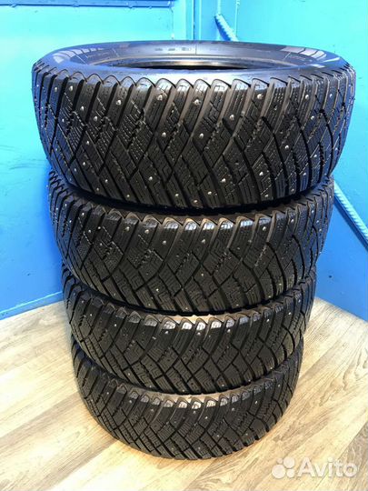 Goodyear Ultragrip Ice Arctic 215/60 R16
