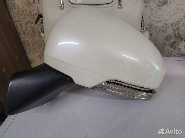 Боковое левое