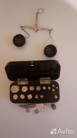 Старые аптекарские весы времён СССР