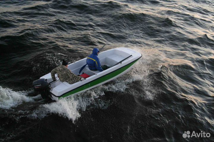 Мотолодка Кайман 42 (тримаран) мотор 9,8-30 л.с