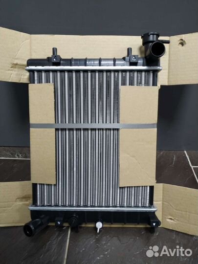 Радиатор охлаждения Хендай акцент МКПП