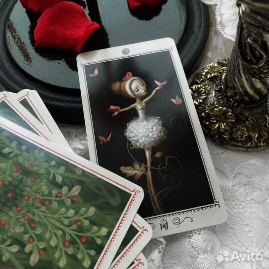 Гадание на картах таро. Консультации.Обучение